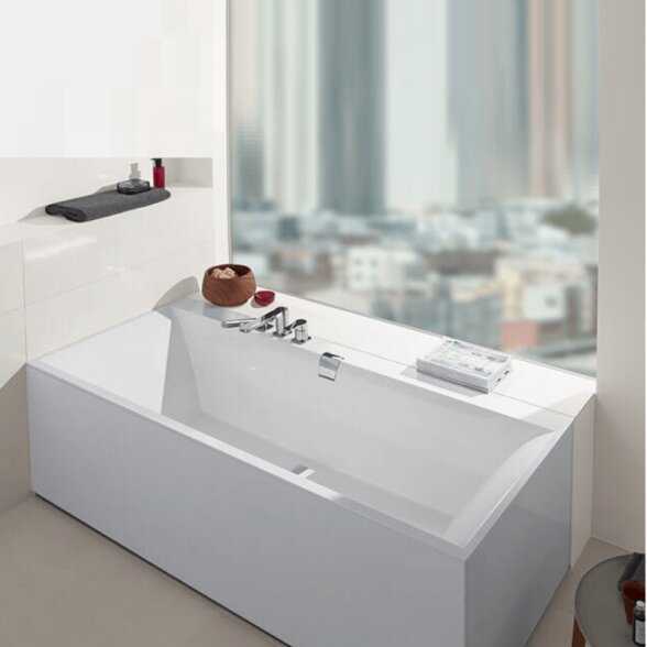 Villeroy & Boch Squaro Edge 12 vonia su kojomis